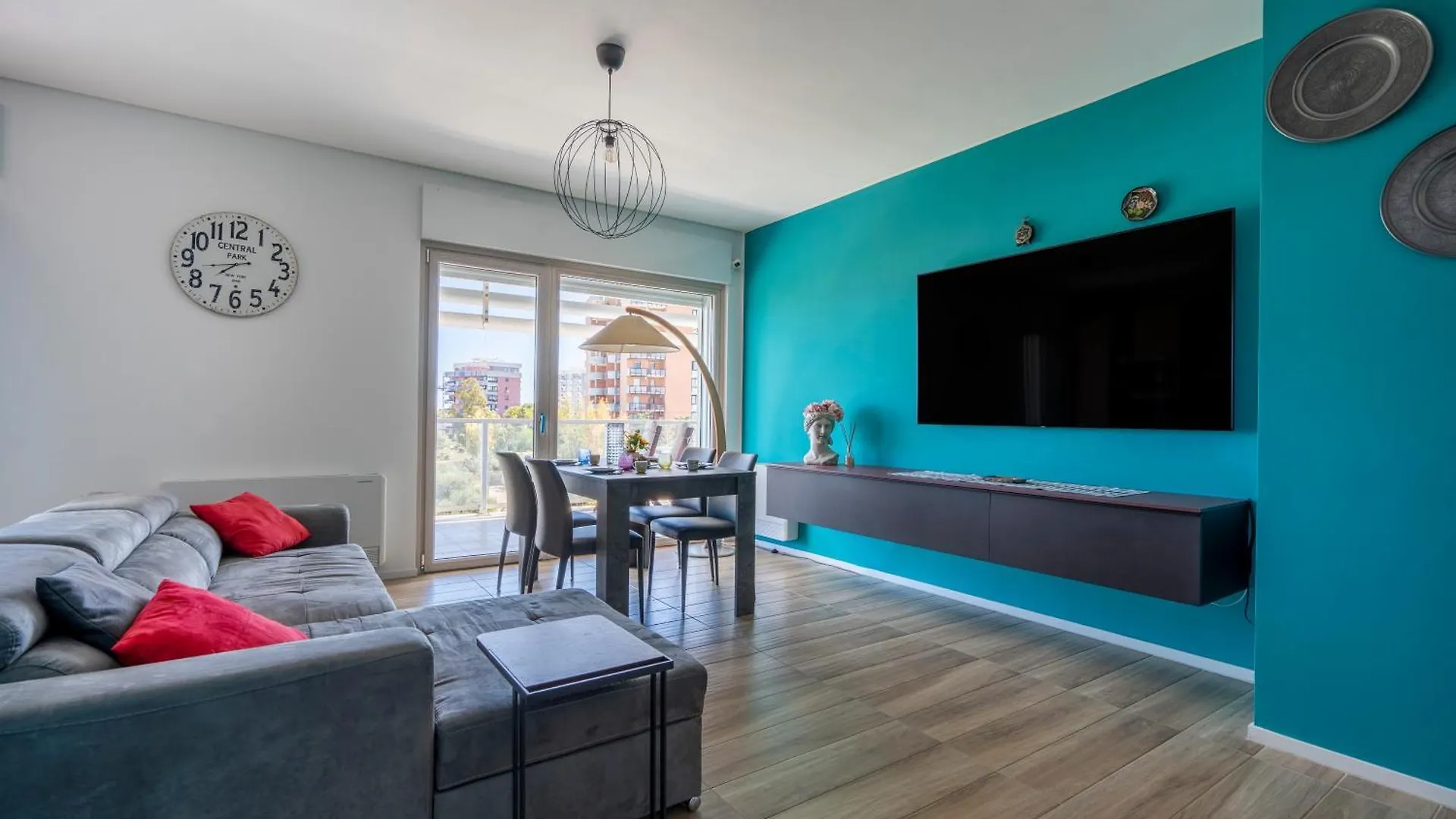 Kind Park - Sleek Apartment With Terrace & Parking Bari